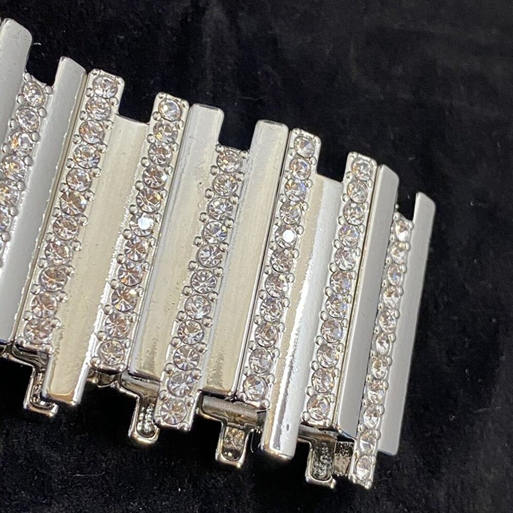Thalia Sodi NWT Silver Tone Crystal Pave Bar Chunky Stretch Bracelet - Picture 3 of 7